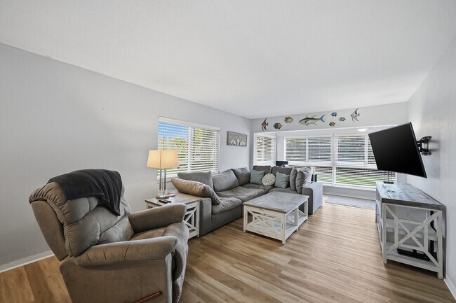 Building Photo - 3401 Spanish Trail