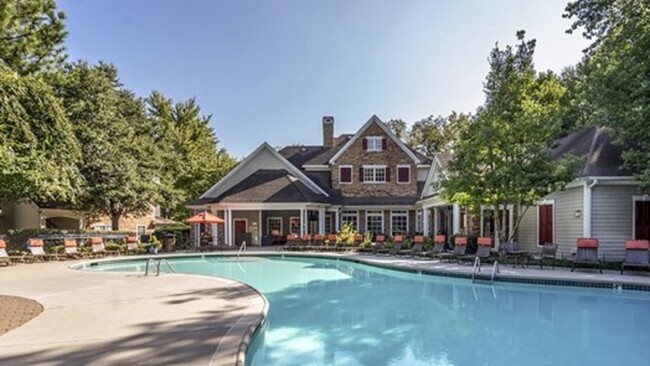 Building Photo - 1301 Ivy Meadow Dr