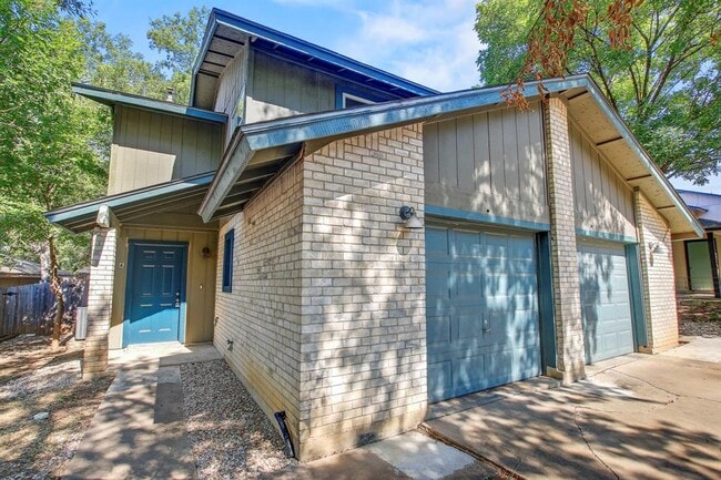 Building Photo - 2414 Burleson Ct