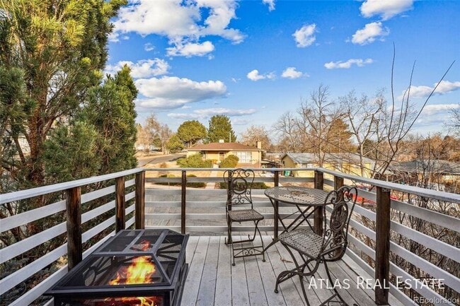 Building Photo - 1304 W Crestline-