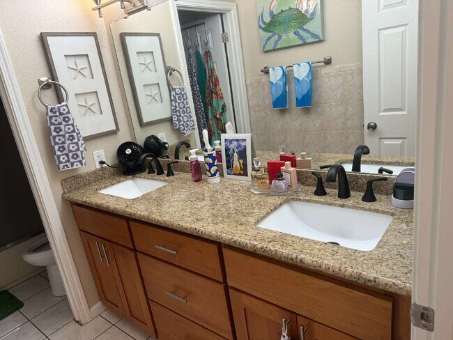 Building Photo - Room for rent South San Jose near Brahnam and Snell Ave.  Room has shared bathroom.  Rent is $120...