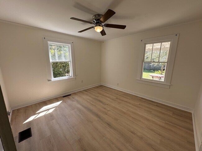 Building Photo - 2406 Hermitage Rd
