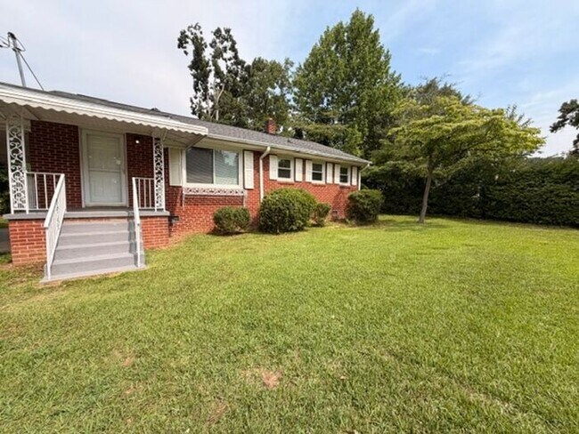 Building Photo - Cute 2 Bedroom in Taylors, SC!