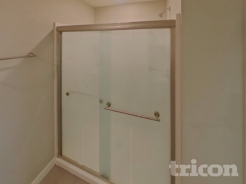 Building Photo - 10336 Flathead Dr