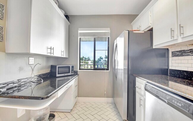 Building Photo - 4070 Tivoli Ct