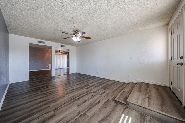 Building Photo - 408 W Oraibi Dr