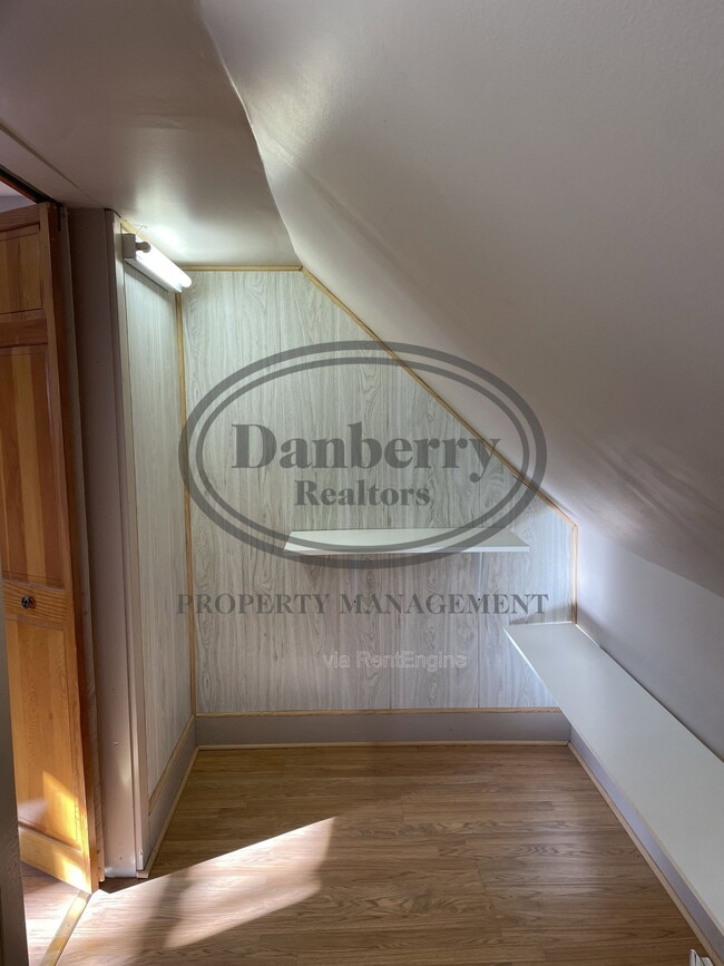 Building Photo - 606 South St