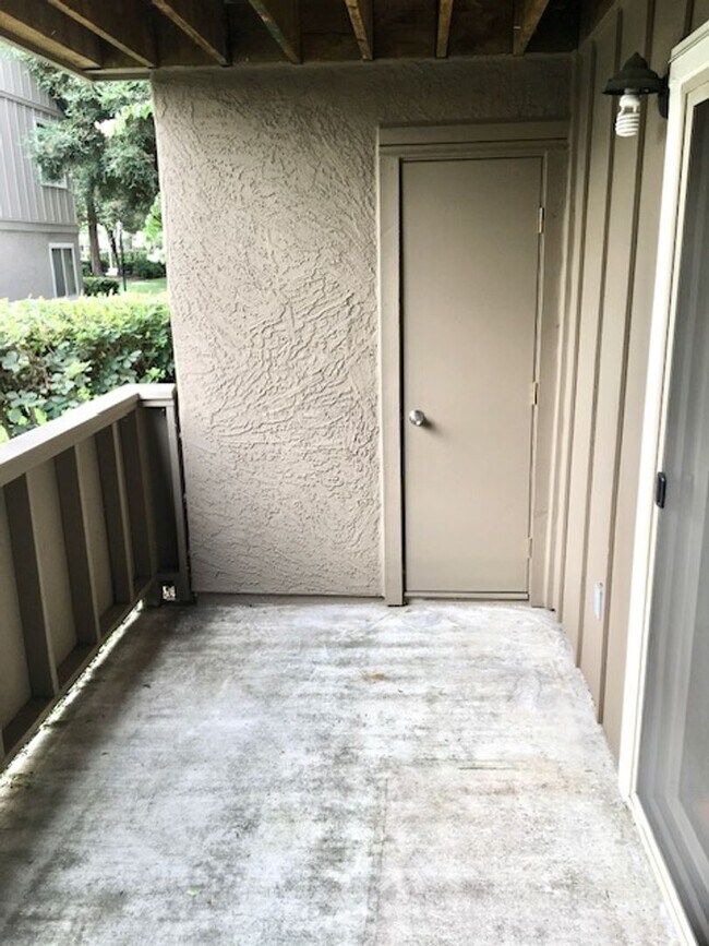 Building Photo - Great 1 bed 1 bath Condo in Pittsburg -- COMING SOON !!!