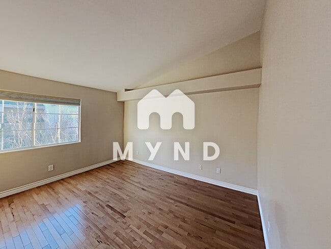 Building Photo - 5117 Renaissance Ave Unit C