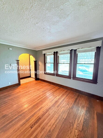 Building Photo - 13523 Santa Rosa Dr