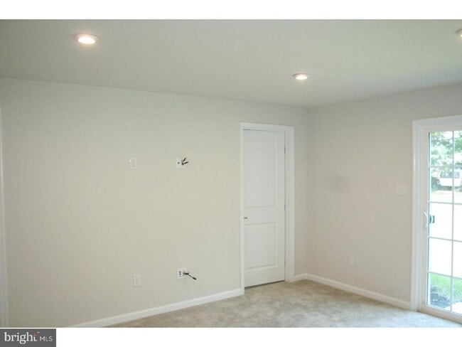 Building Photo - 118 Meridian Ln