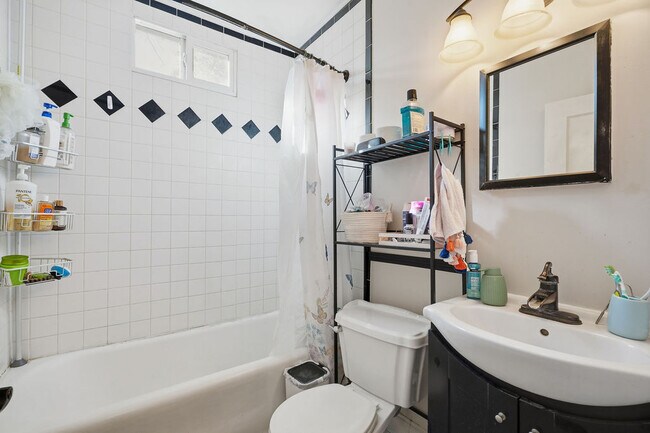 Building Photo - 2317 18th St