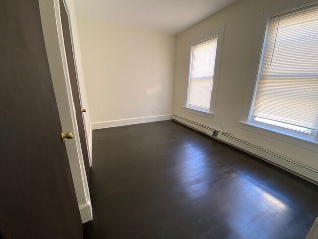 Building Photo - 48 Whiting St