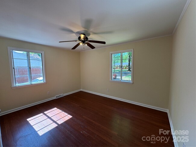 Building Photo - 3122 Marlborough Rd