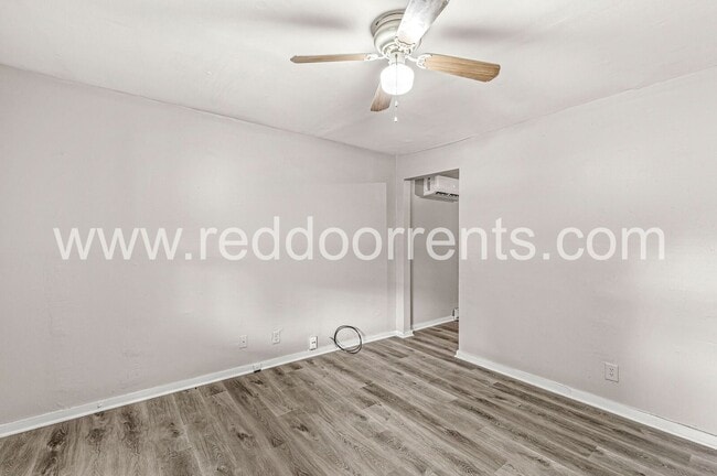 Building Photo - Affordable Comfort & Style Near Downtown I...