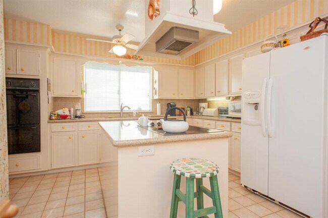 Building Photo - 2218 Green Tee Dr