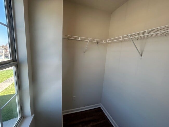 Building Photo - 3-bedroom, 2.5-bathroom two-story home located in the desirable Gatewood Communities!