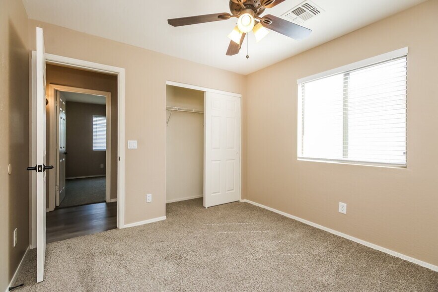 Building Photo - 3251 W Carlos Ln