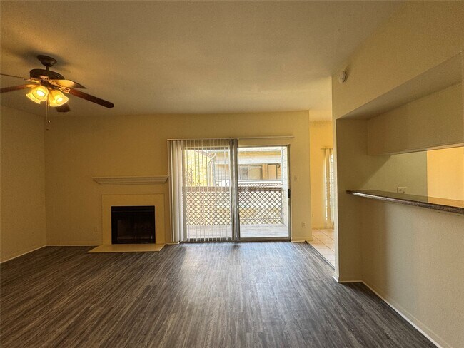 Building Photo - 6500 Harbor Town Dr