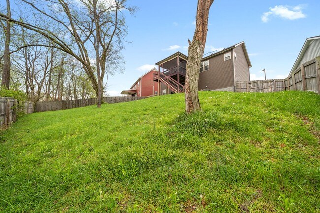 Building Photo - 1831 Camelot Dr