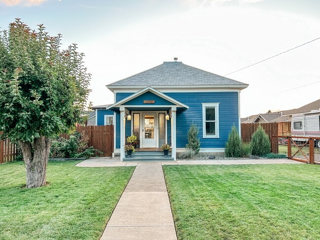 Primary Photo - 809 S Willow St