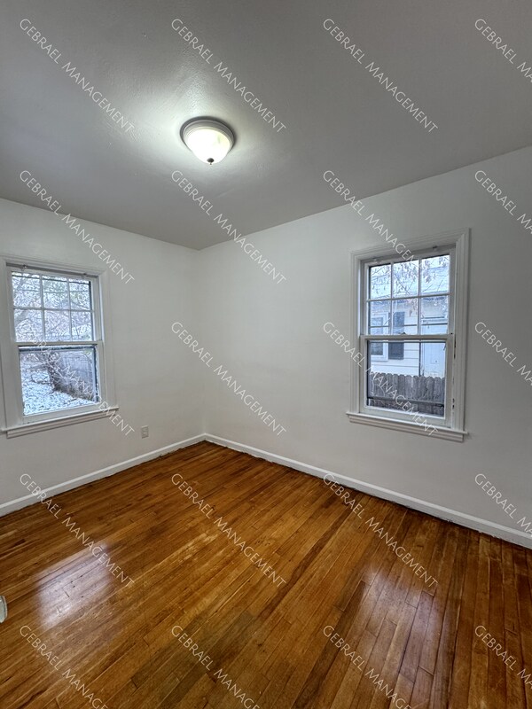 Building Photo - 3210 Herrick St