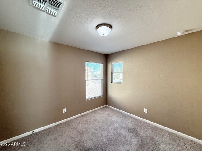 Building Photo - 1036 W Verde Ln