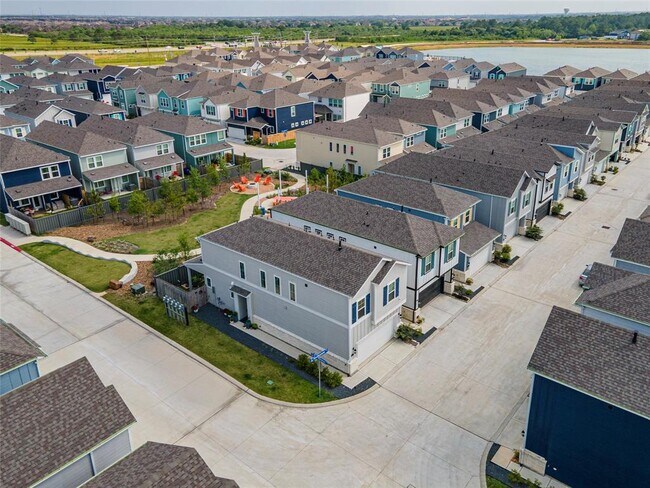 Building Photo - 614 Seabreeze Dr