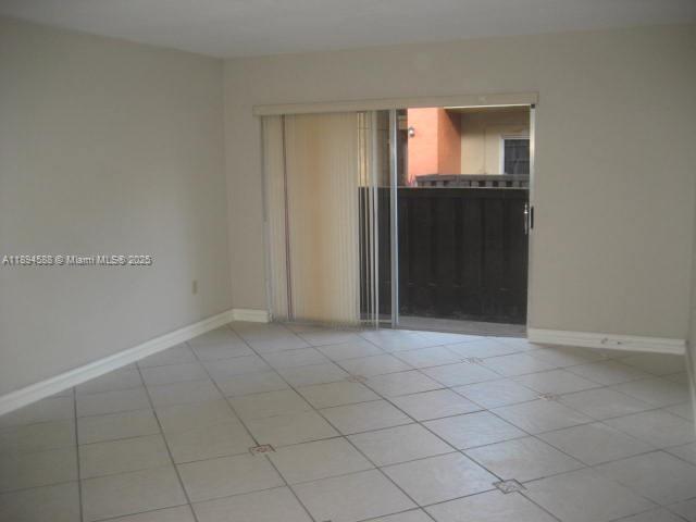 Building Photo - 10810 N Kendall Dr