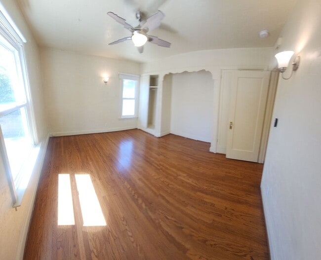 Building Photo - 7 Bedroom 3 bath home close to POLY!!!!