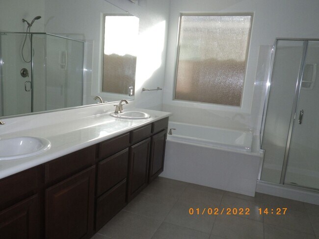 Building Photo - Beautiful 5 Bedroom House with City View