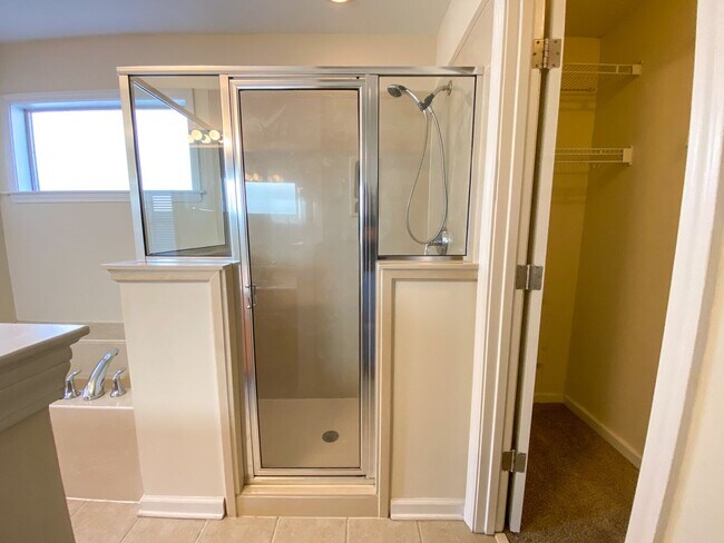 Building Photo - 3 bedroom 2.5 bathroom in Harbor Town Memphis