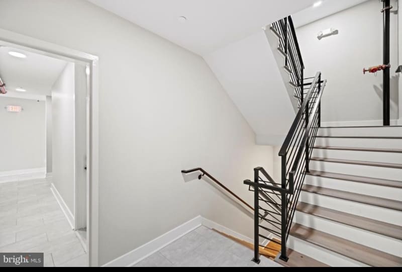 Building Photo - 824 18th St NE