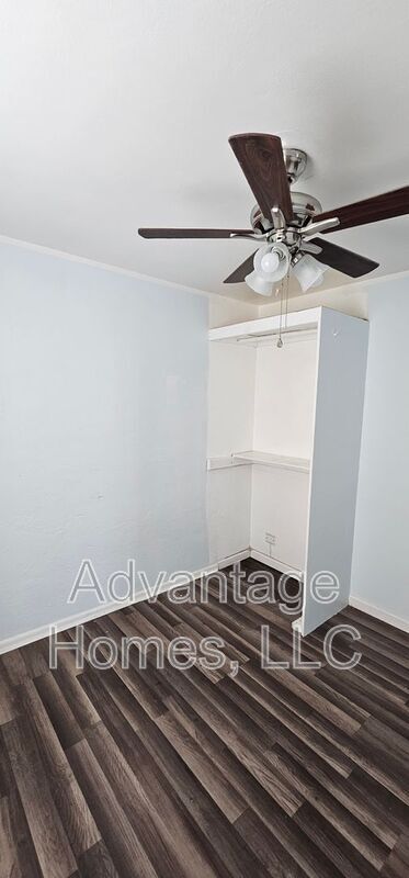 Building Photo - 1015 N Scott Ave