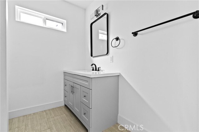 Building Photo - 14448 Pinney St