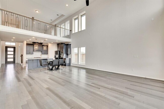 Building Photo - 14400 Kira Ln