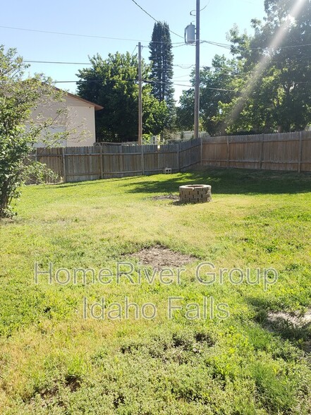 Building Photo - 670 L St