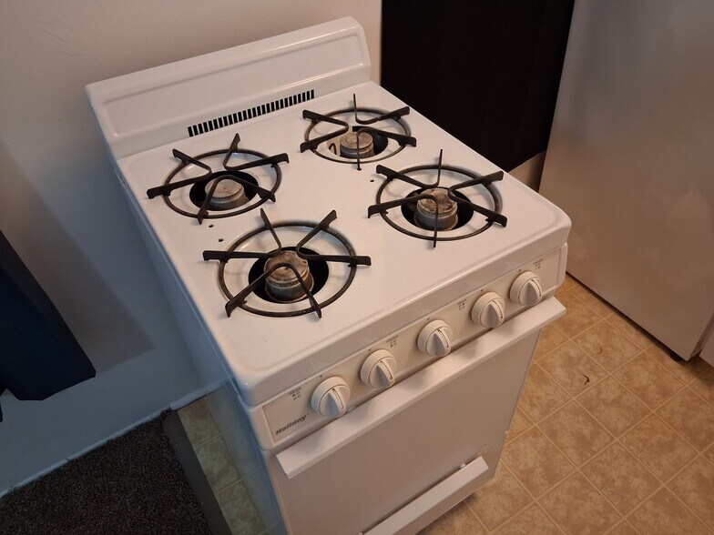 Building Photo - 3550 W 3rd St