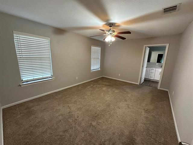Building Photo - 927 S Riverside Dr