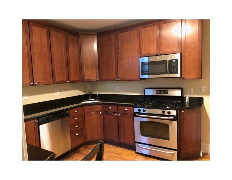 Building Photo - 40 Rockview St