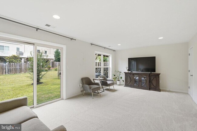 Building Photo - 6833 William White Way