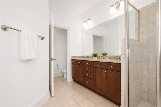 Building Photo - 5490 Glenridge Park NE