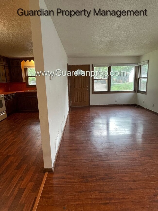 Building Photo - Columbia Heights Side By Side Duplex, Atta...