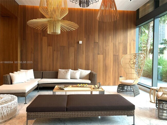 Building Photo - 68 SE 6th St