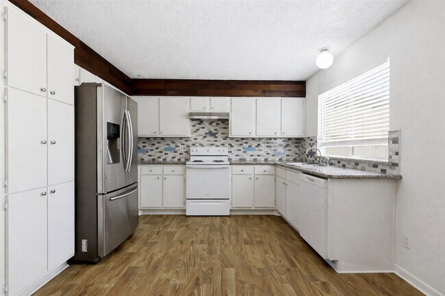 Building Photo - 7131 Westbranch Dr