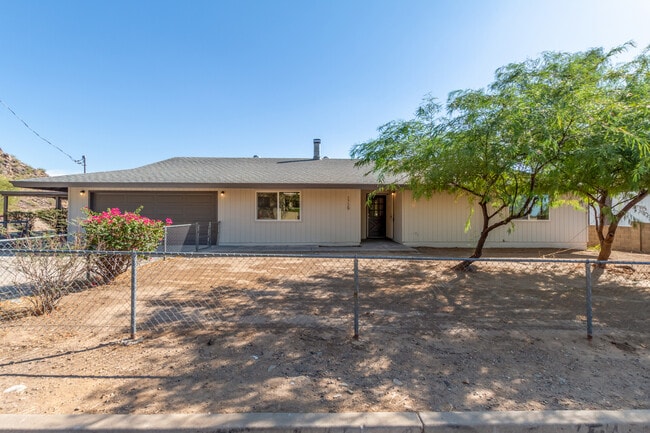 Building Photo - 1729 W Cortez St