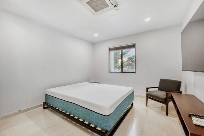 Building Photo - Golf Course Views from LVCC home