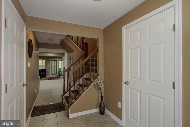 Building Photo - 7055 Oak Grove Way