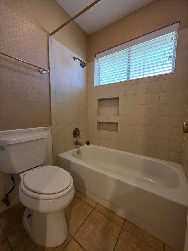 Building Photo - 463 Lost Rock Dr