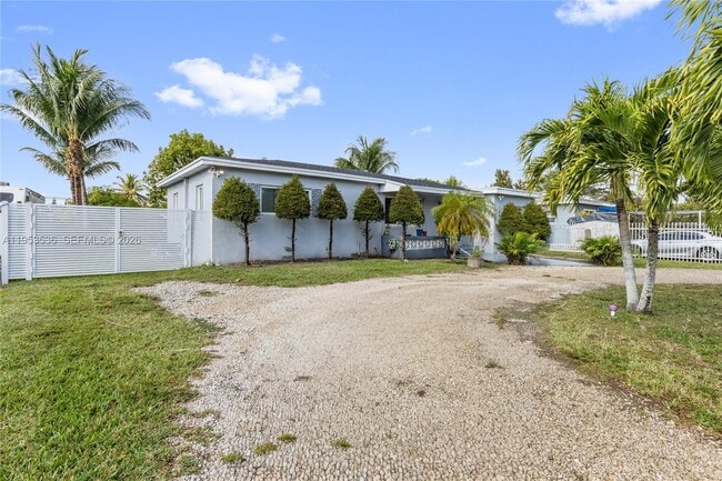 Building Photo - 14950 S Biscayne River Dr